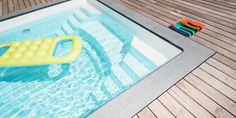 Aquacomet Gladis 3 12 16 scaled e1659514211789